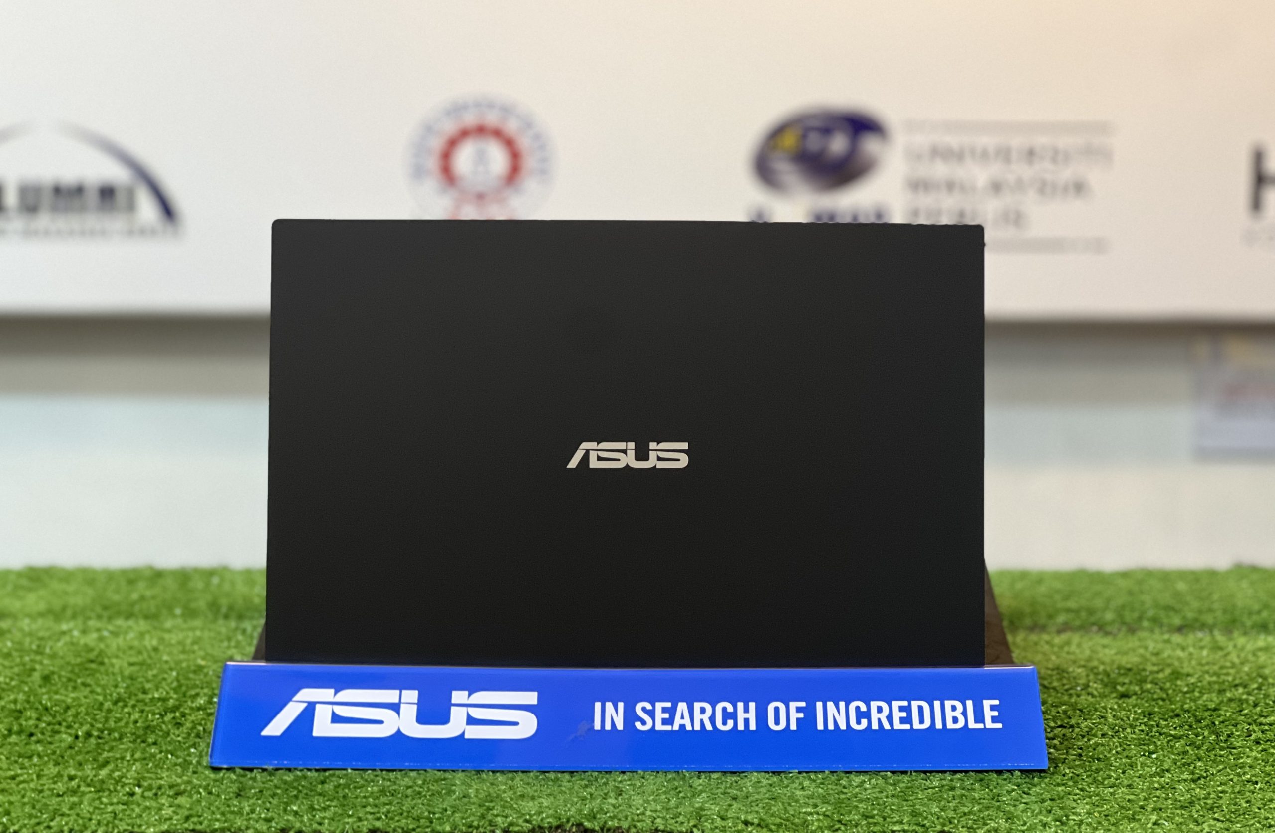 ASUS EXPERTBOOK B1 - Image 2